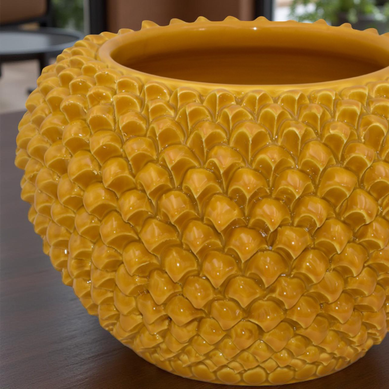 Cachepot a pigna senape in ceramica artigianale di Caltagirone