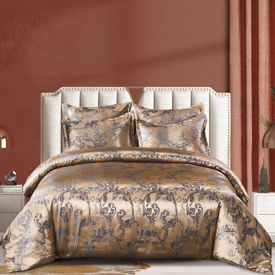 Two/Three-piece polyester bedding set.