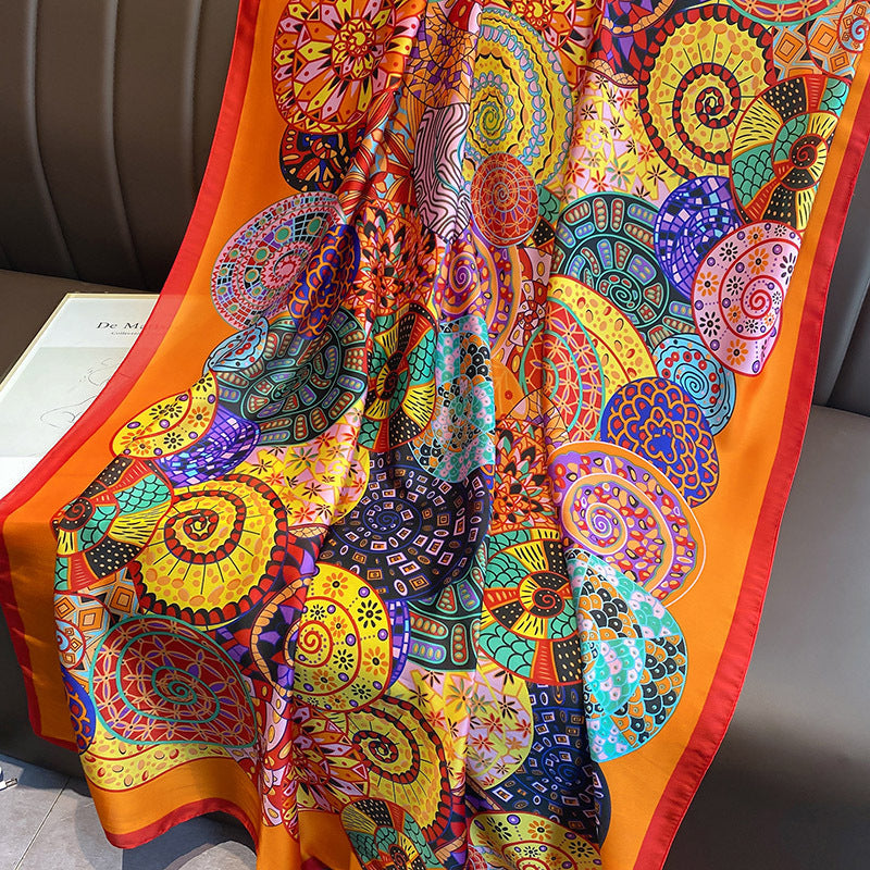 Asciugamano da spiaggia lungo da donna con stampa floreale alla moda