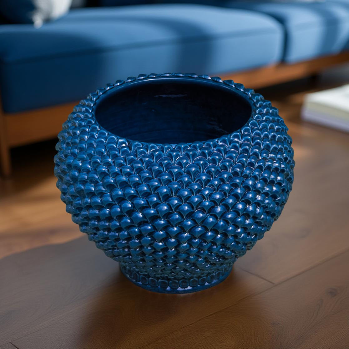 Cachepot a pigna blu intenso in ceramica artigianale di Caltagirone
