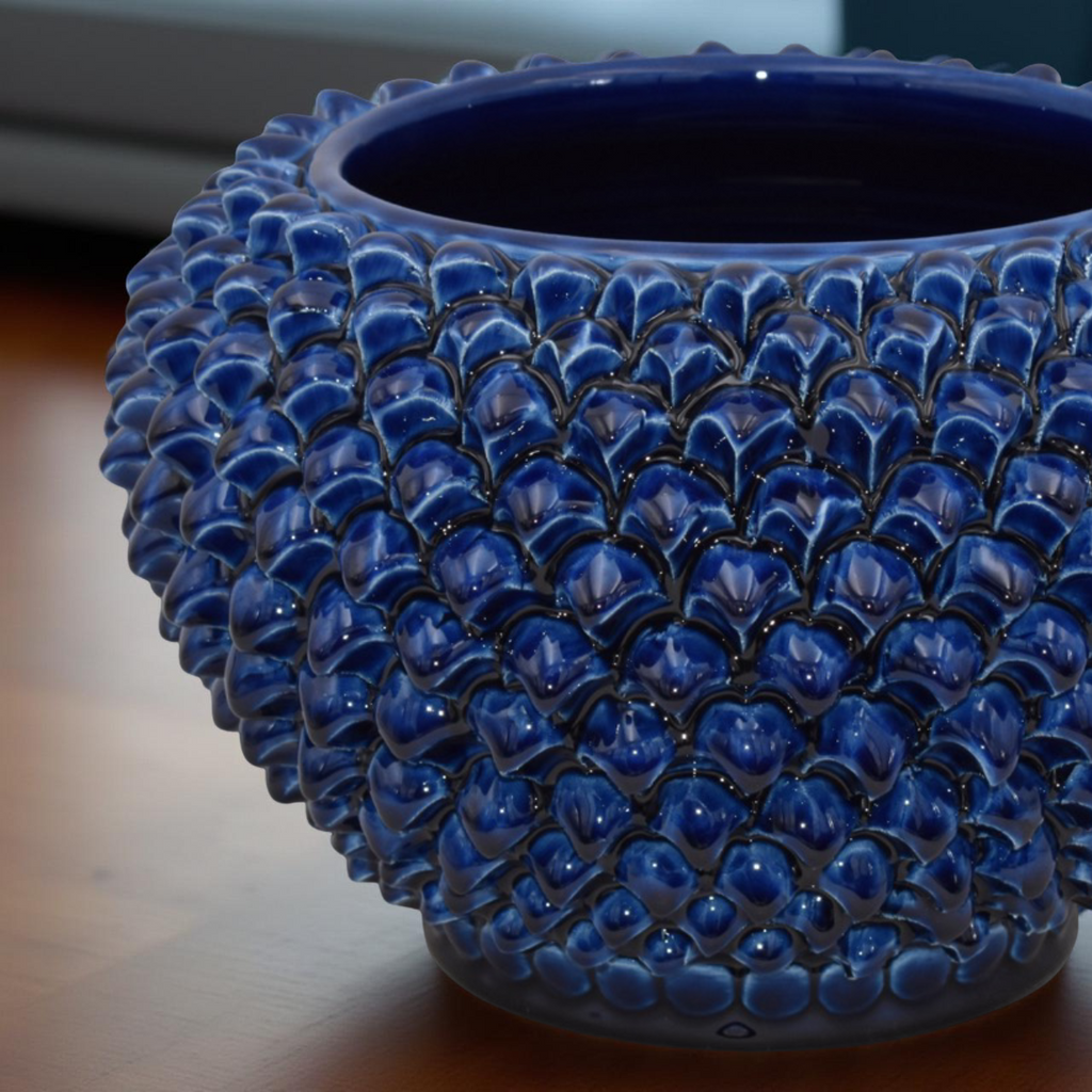 Cachepot a pigna blu intenso in ceramica artigianale di Caltagirone