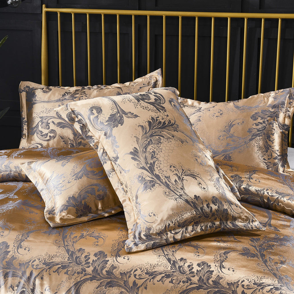 Two/Three-piece polyester bedding set.