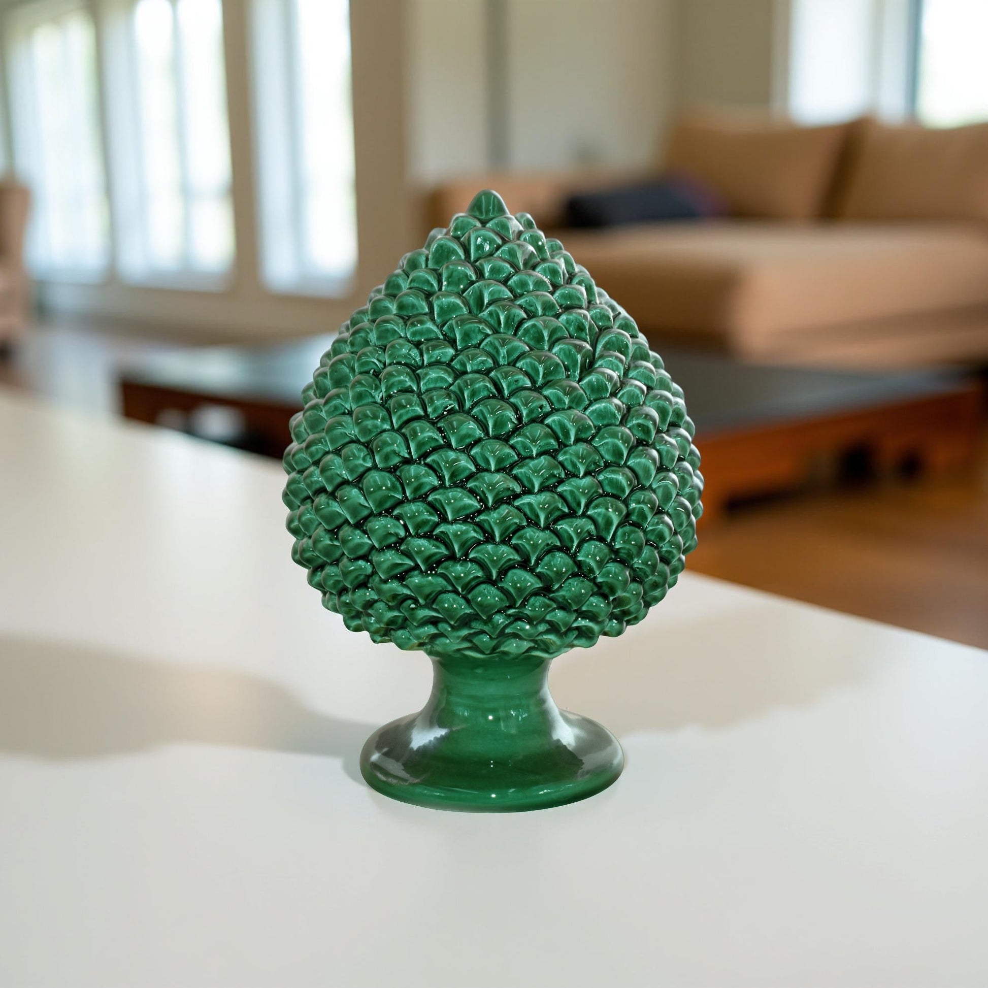 Pigna artigianale di Caltagirone modellata a mano altezza 15/40 verde smeraldo
