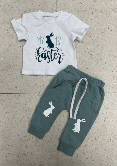 Tuta a maniche corte con stampa di coniglio pasquale