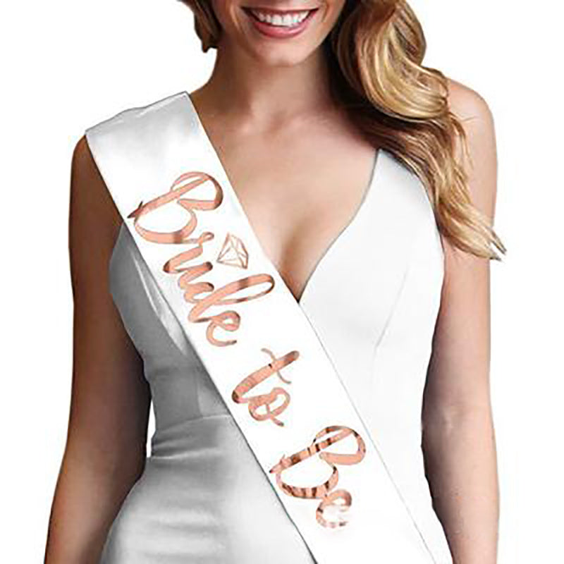 Velo de novia, ropa de noche para la novia.