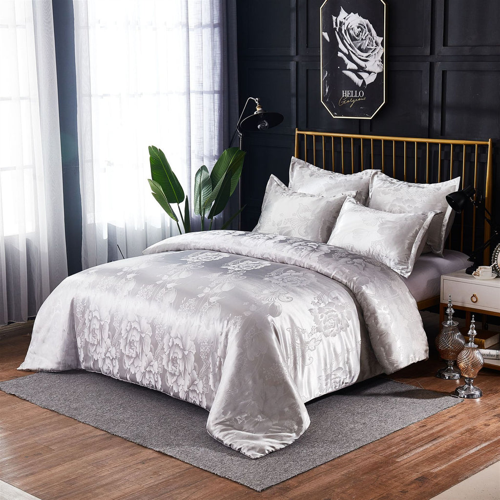 Two/Three-piece polyester bedding set.