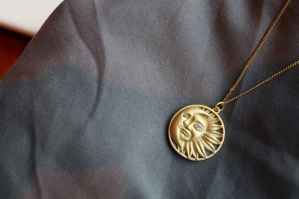 Italian Craftsmanship Natural White Mother-of-pearl Pendant Necklace