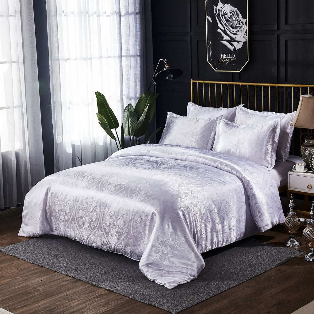 Two/Three-piece polyester bedding set.