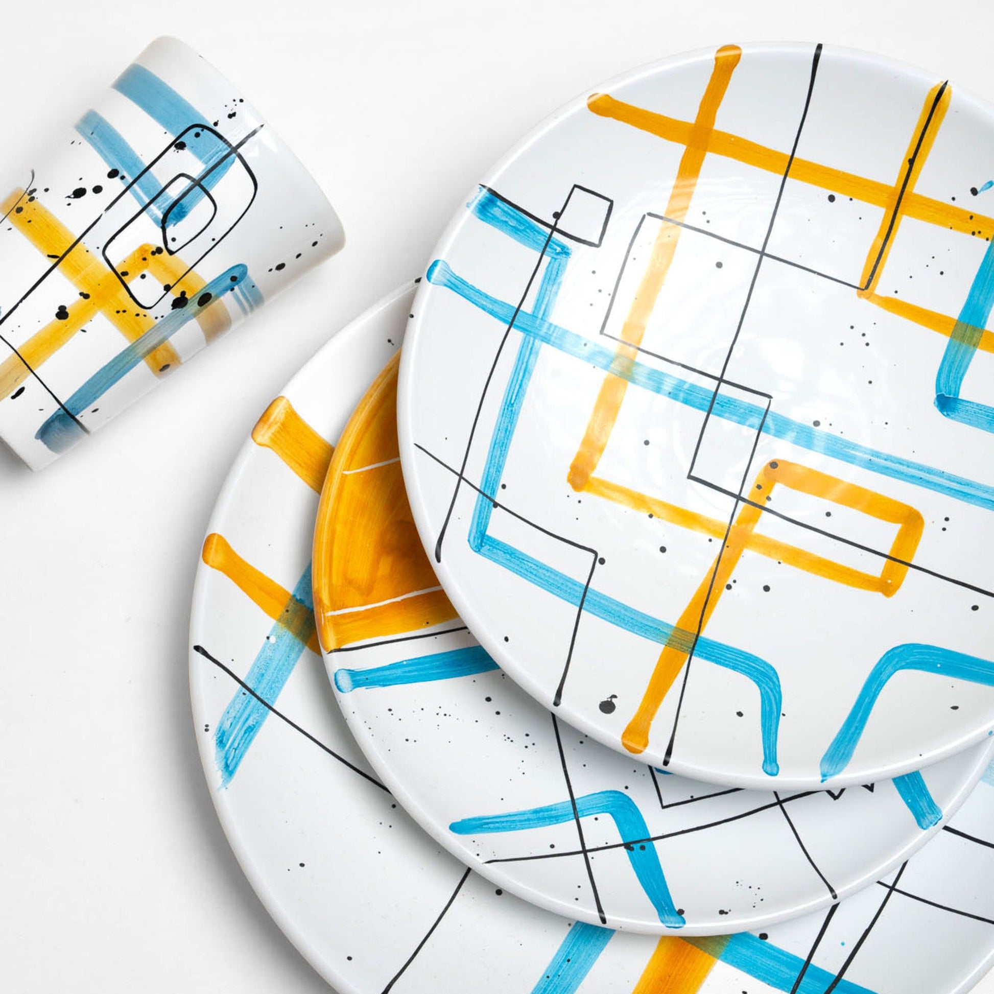 Tris Piatti Linee Istintismo con Bicchiere