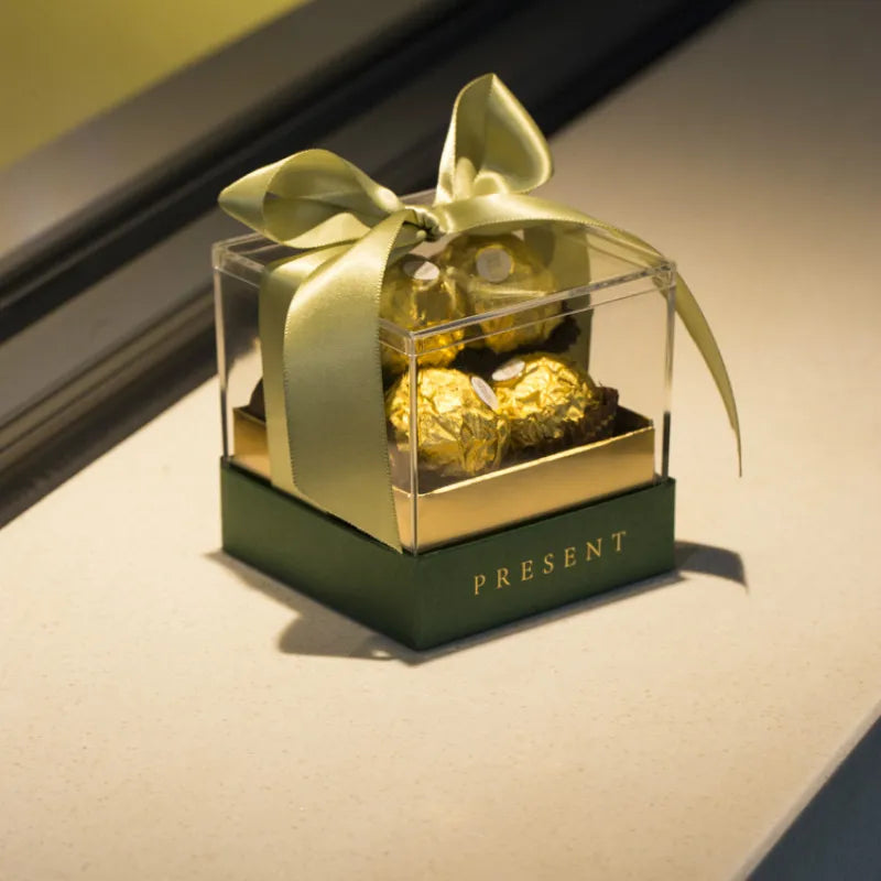 Caja de Regalo de Acrílico con Cinta Transparente.