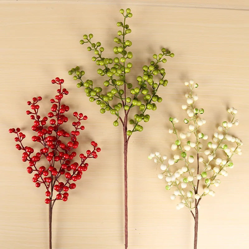 Decoraciones de flores artificiales de 5 ramas de frutos rojos navideños. 