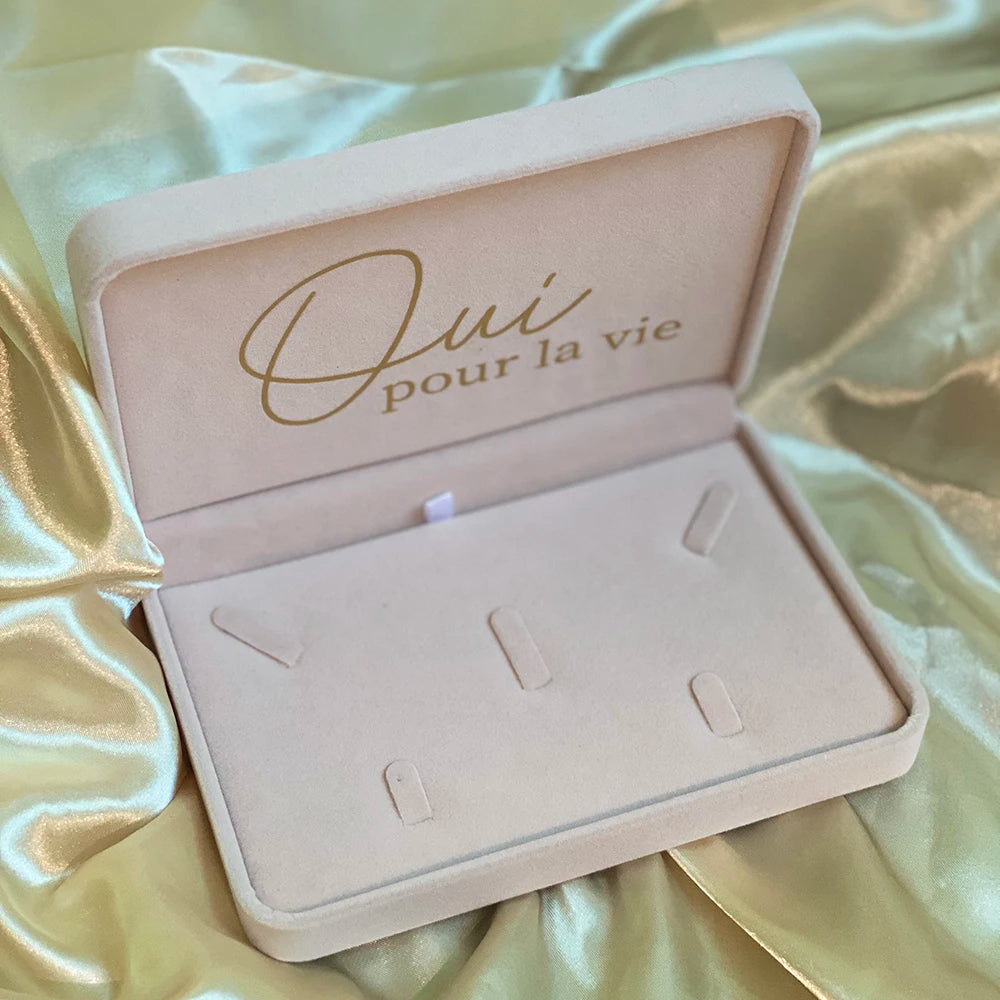 Scatola portagioie in flanella, scatola regalo per fedi nuziali personalizzata.