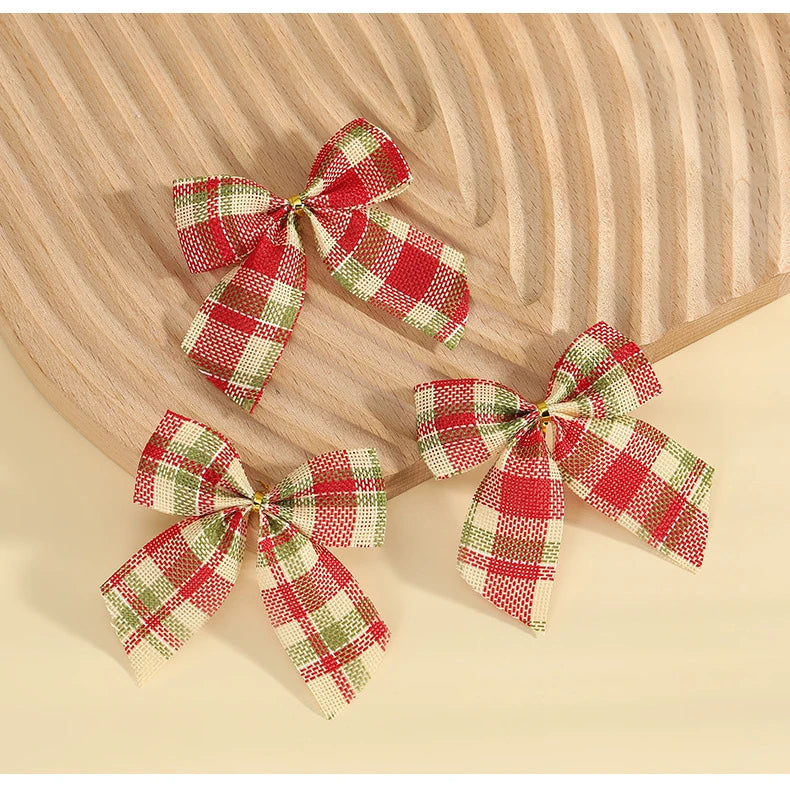 Lazos navideños Lazos dorados y rojos.