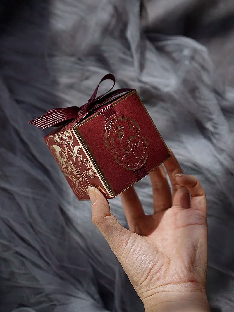 Cajas de cartón para regalo con forma de tulipán y flores para dulces.