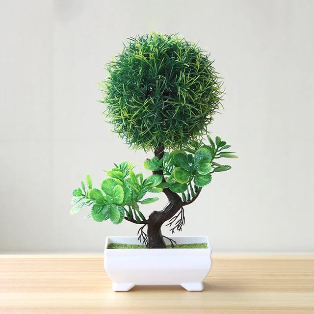 Piccolo albero, fiore, bonsai in vaso, decorazione per casa e ufficio.