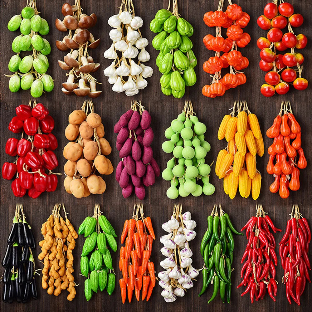 Künstliche Schnüre bilden verschiedene Gemüse- und Obstsorten nach.