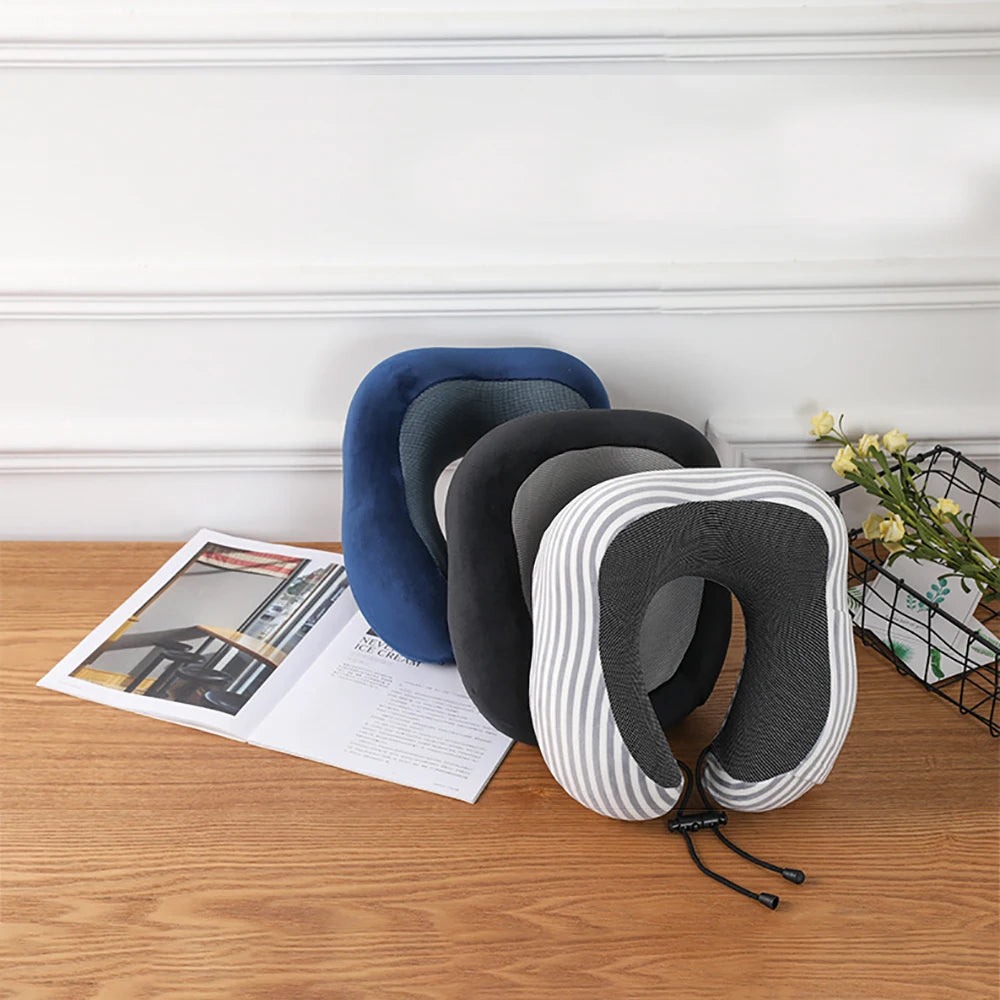 Cuscino da viaggio morbido a forma di U in memory foam per il collo