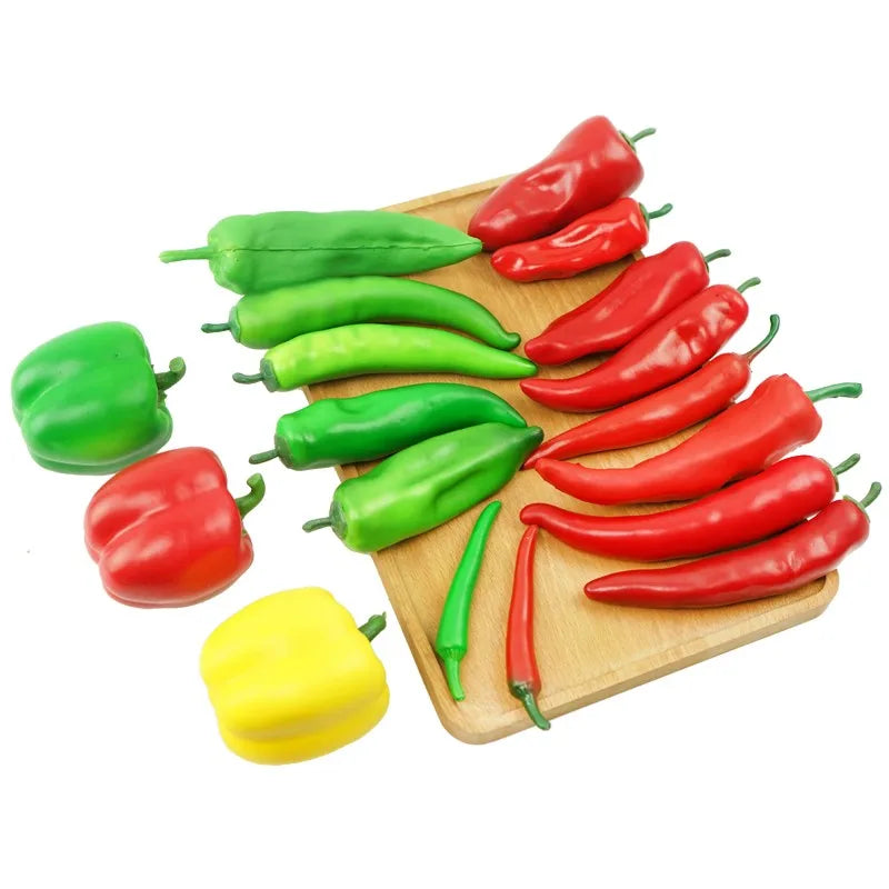 Künstliche Dekorationen, simuliertes Gemüse.