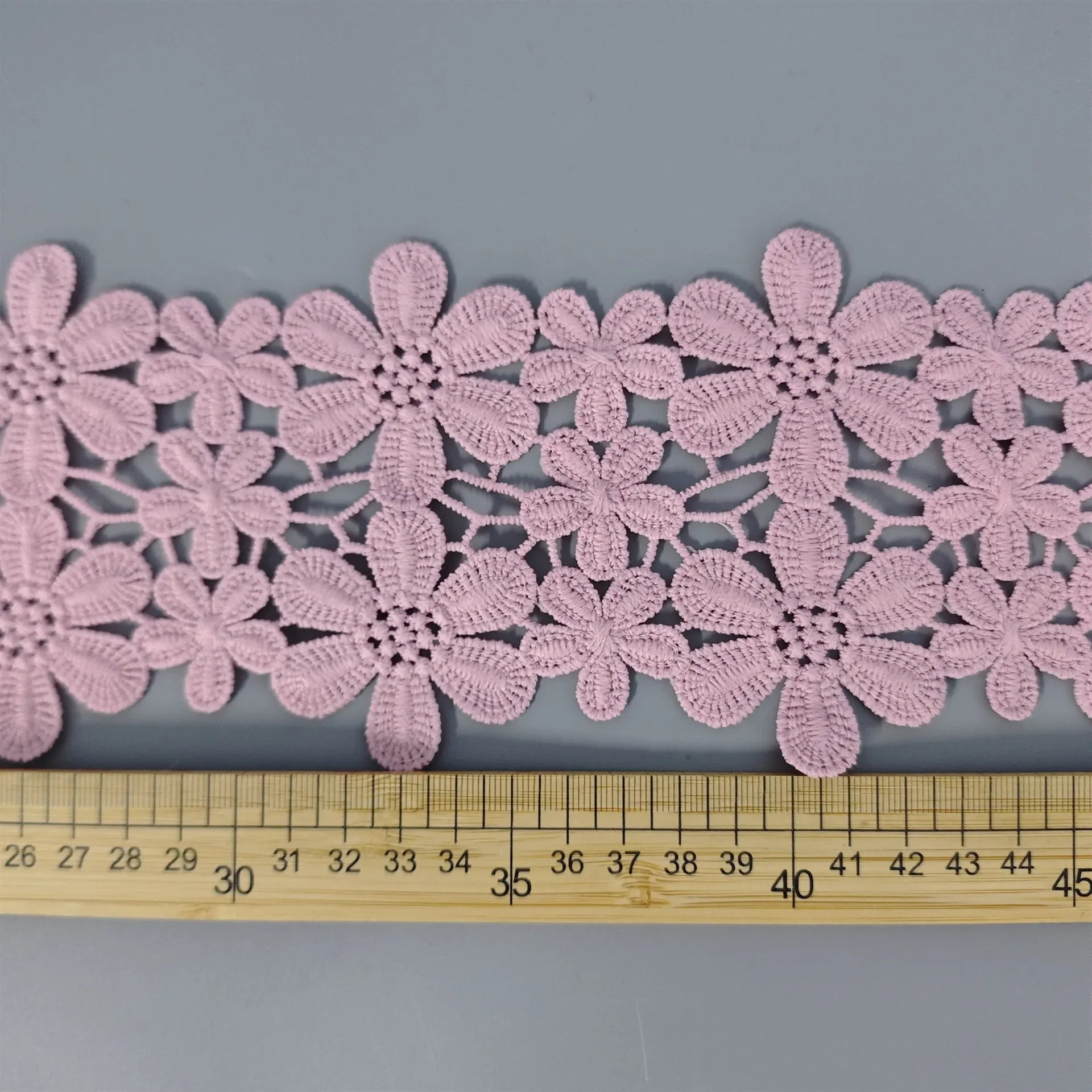 Nastro di pizzo ricamato in cotone con pizzo squisito