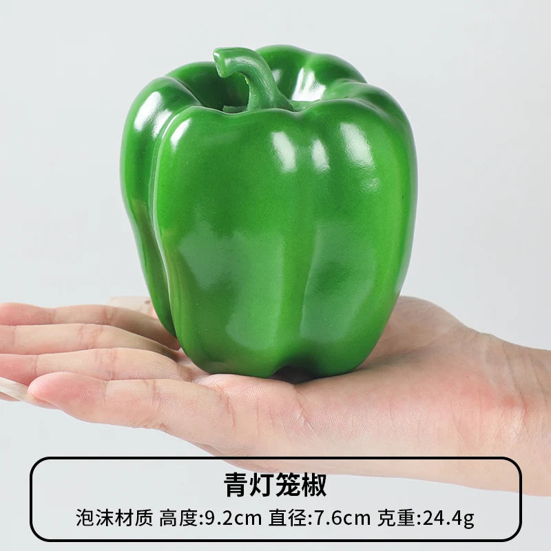 Künstliche Dekorationen, simuliertes Gemüse.