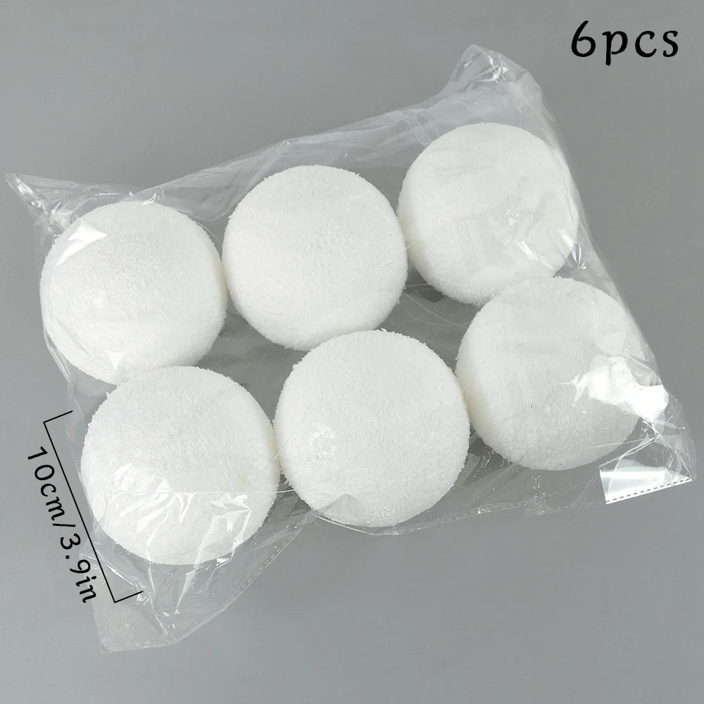 Adorno de bolas navideñas de plástico en caja, en colores rosa y dorado surtidos.