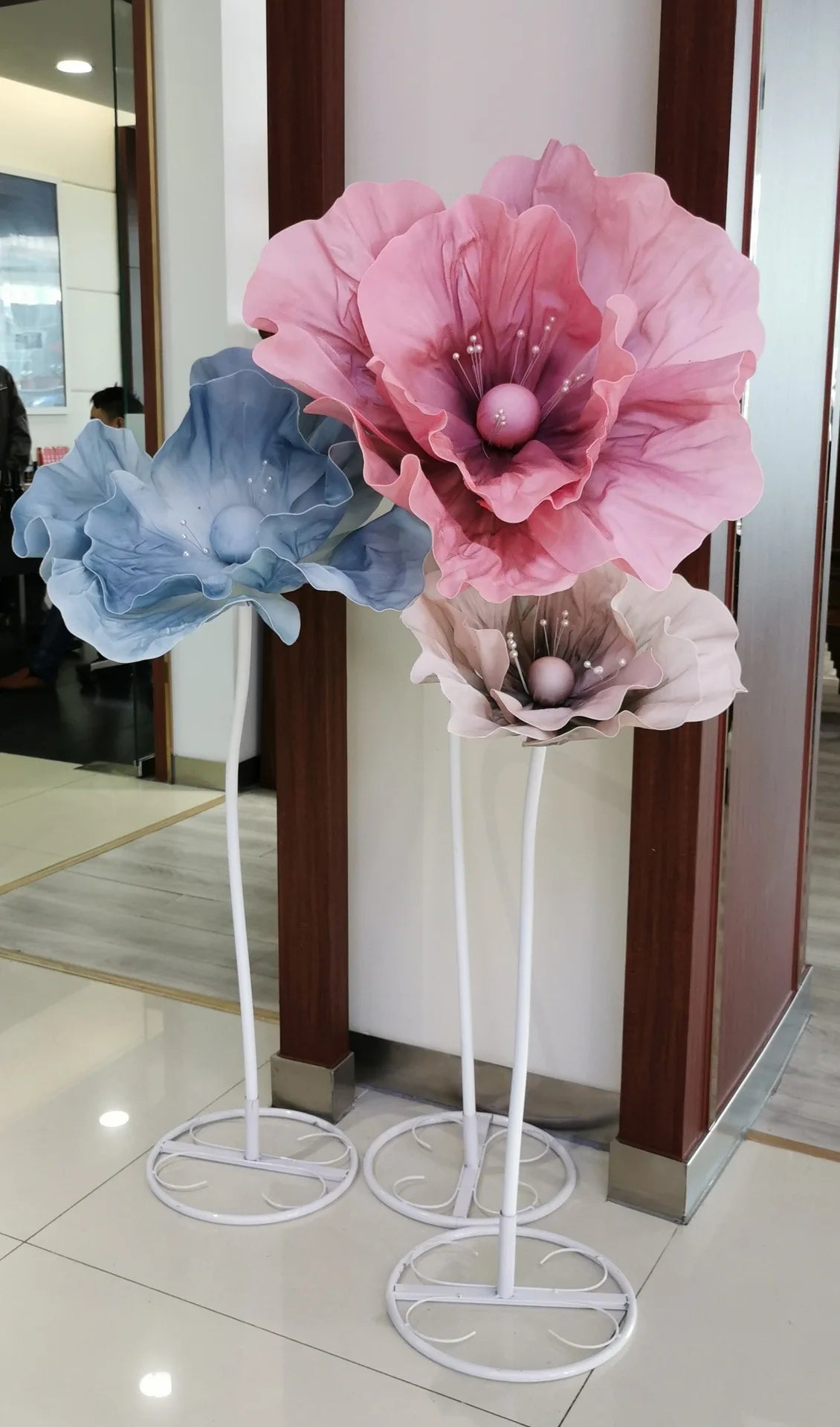 Grandi fiori artificiali in schiuma con supporto per guinzaglio stradale, 50/60/75 cm