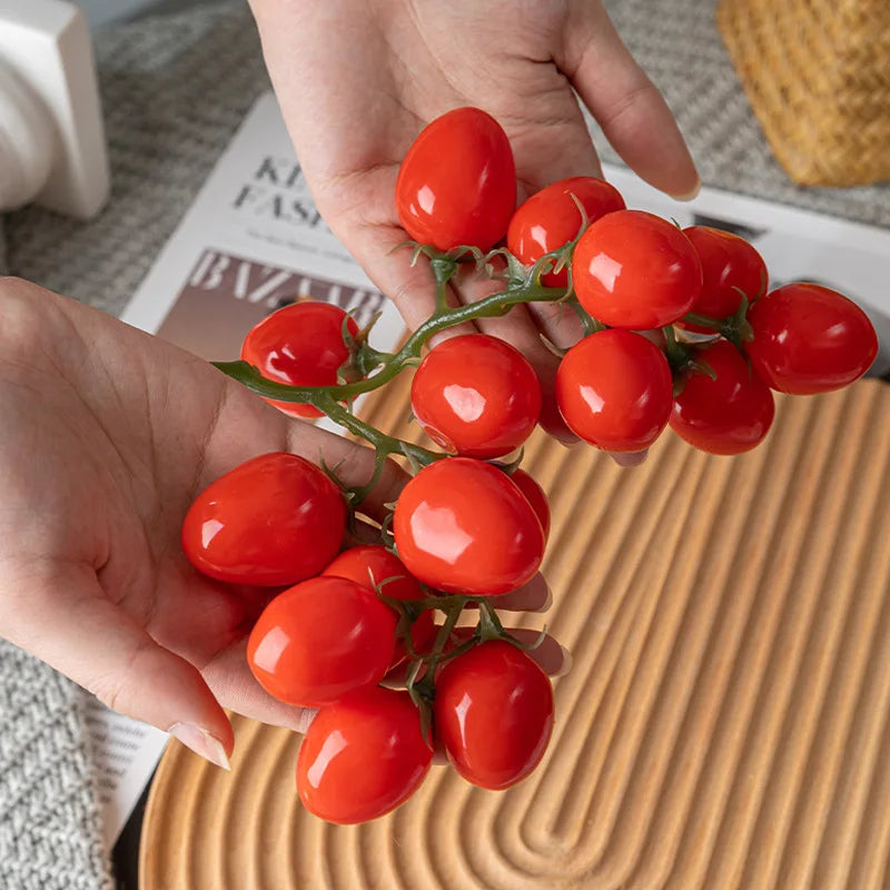 Künstliche Kirschen, künstliche Früchte, Tomaten, Küchenrequisiten, Hochzeitsdekoration.