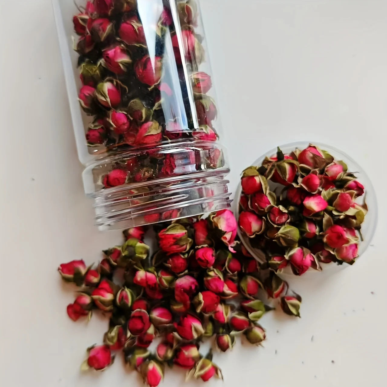 Decorazione per il soggiorno con fiori secchi di rose rosa, fatta a mano.