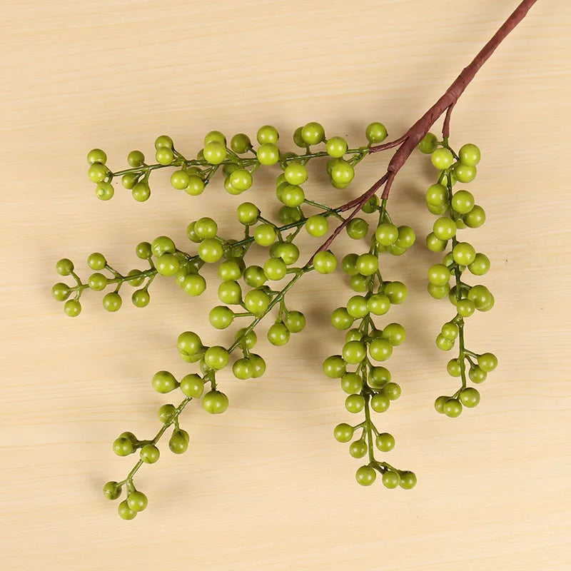 Decoraciones de flores artificiales de 5 ramas de frutos rojos navideños. 