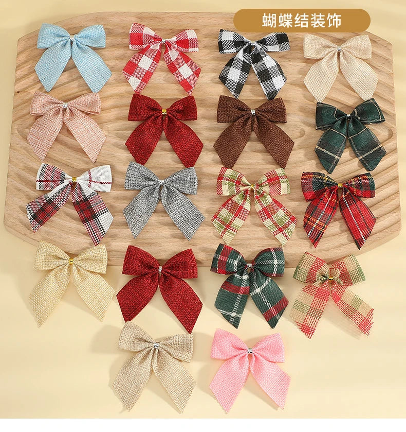 Lazos navideños Lazos dorados y rojos.