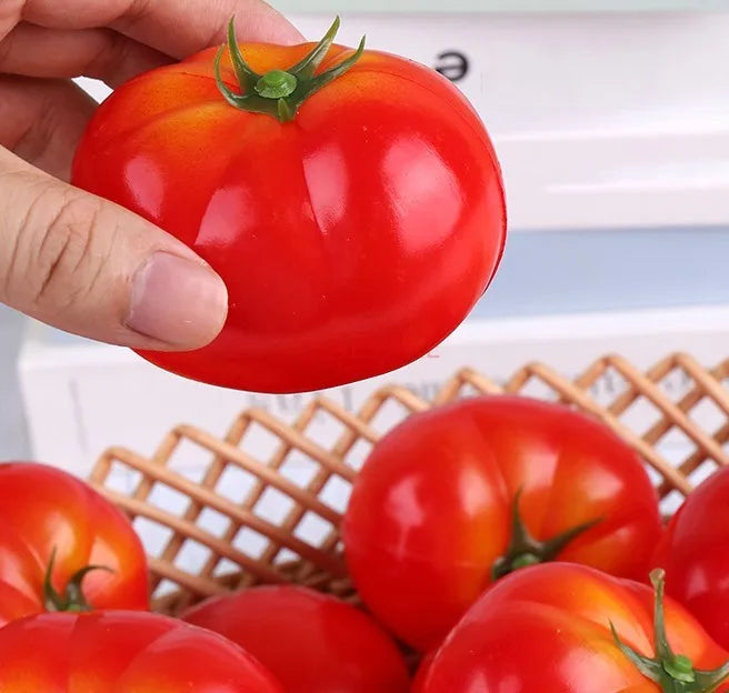 Hochrealistisches Tomaten-Gemüseschaummodell, künstliche Tomate.