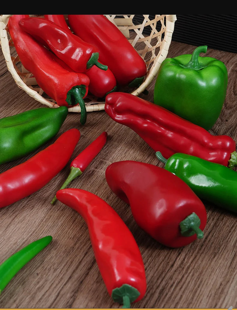 Künstliche Dekorationen, simuliertes Gemüse.