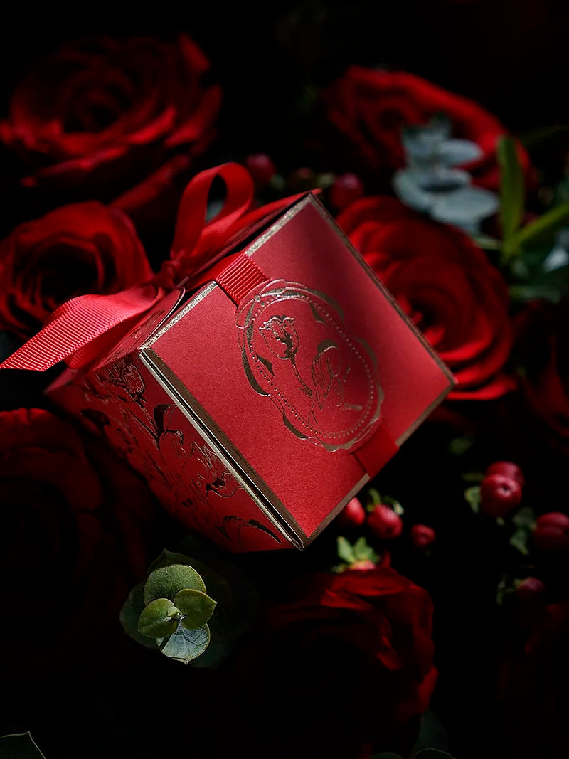 Cajas de cartón para regalo con forma de tulipán y flores para dulces.