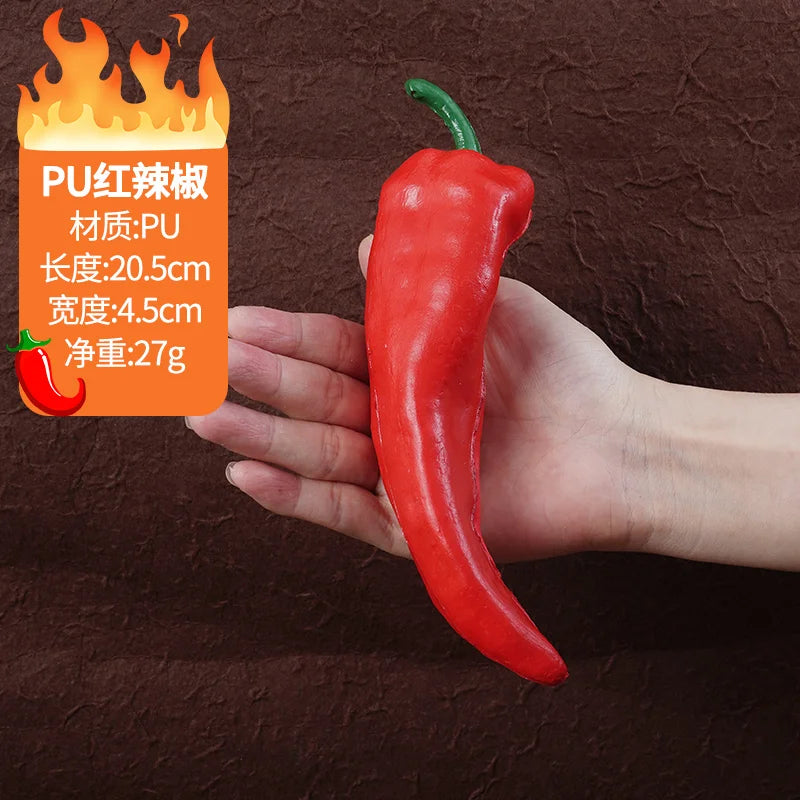 Künstliche Dekorationen, simuliertes Gemüse.