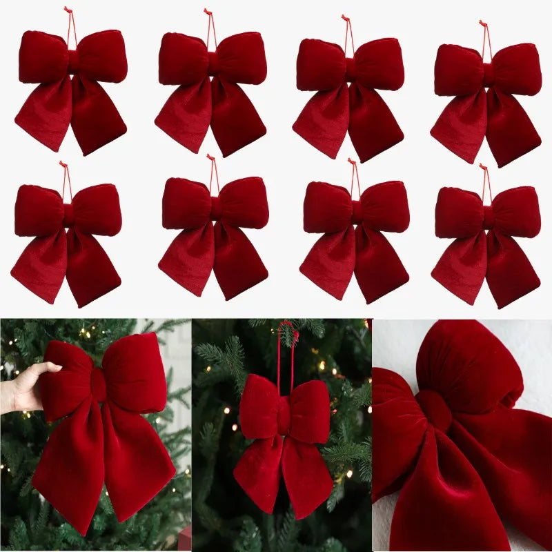 Decorazione natalizia in velluto rosso per l'albero.