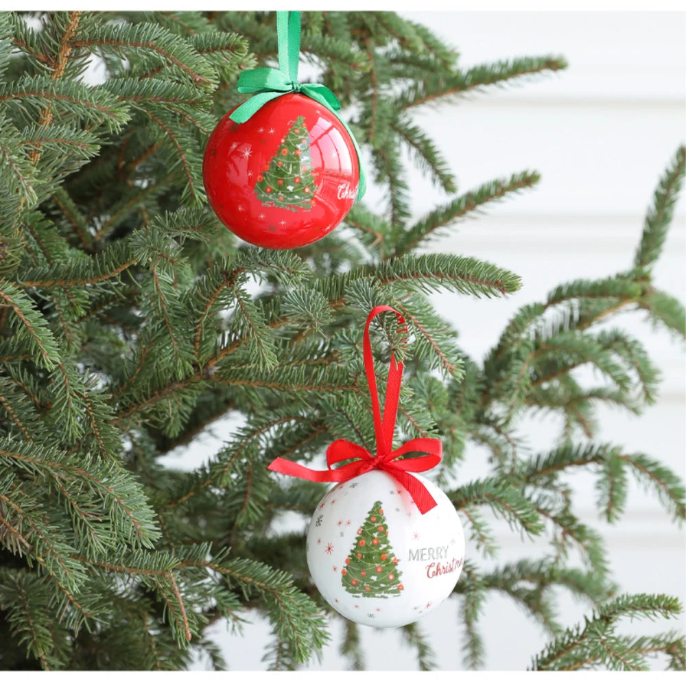 Colgante decorativo de bolas navideñas para el festivo árbol de Navidad.