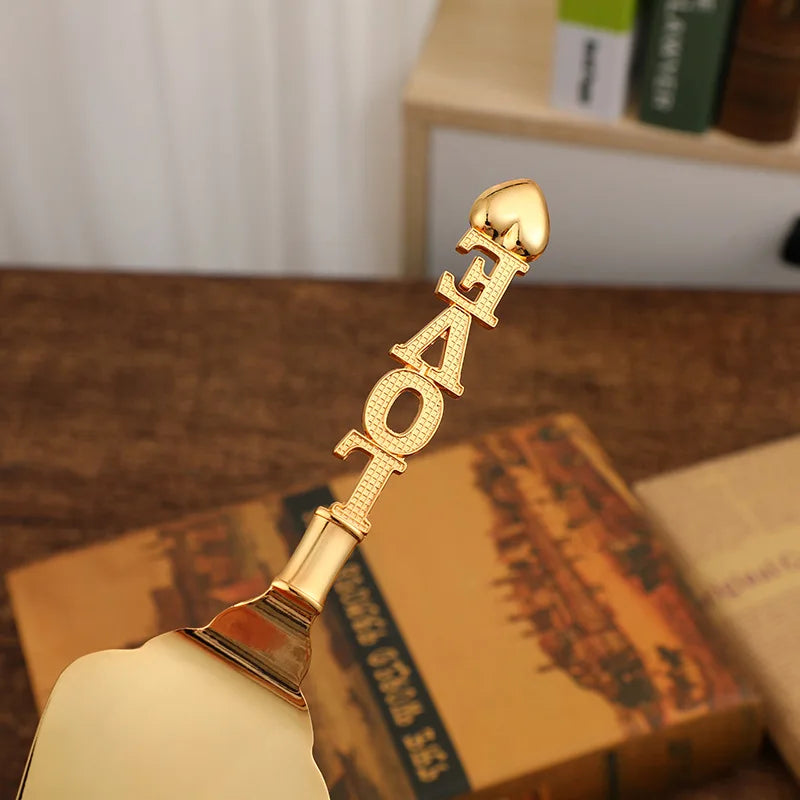 Set di coltelli e posate retrò dorati LOVE, 2 pezzi, set regalo di nozze