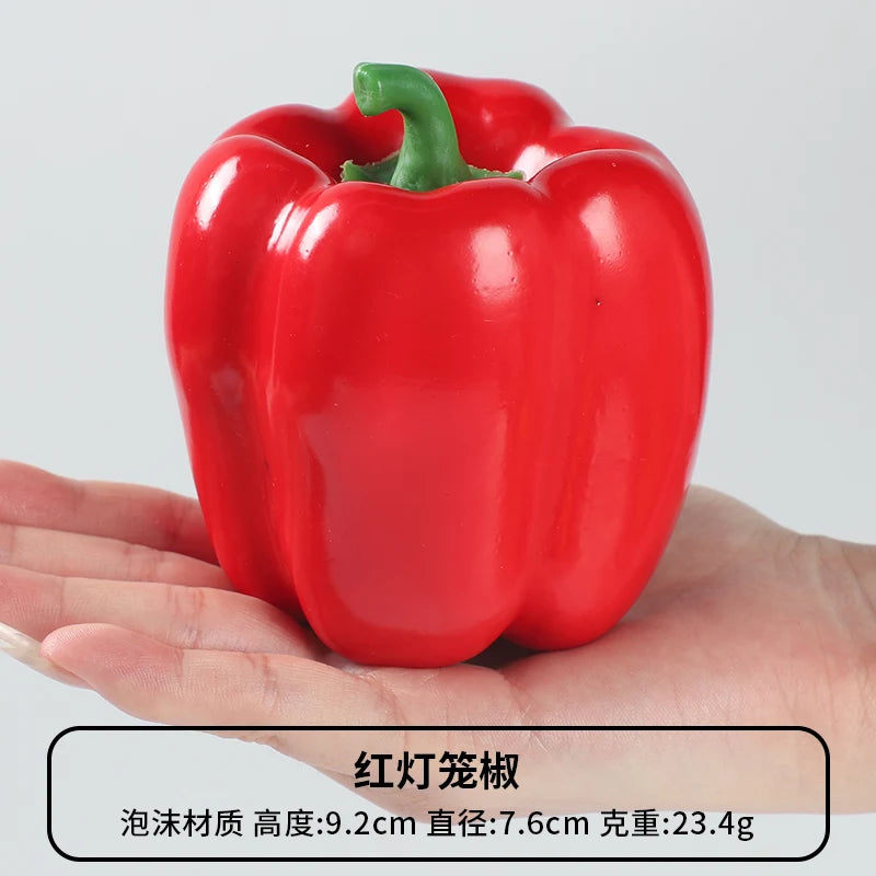 Künstliche Dekorationen, simuliertes Gemüse.