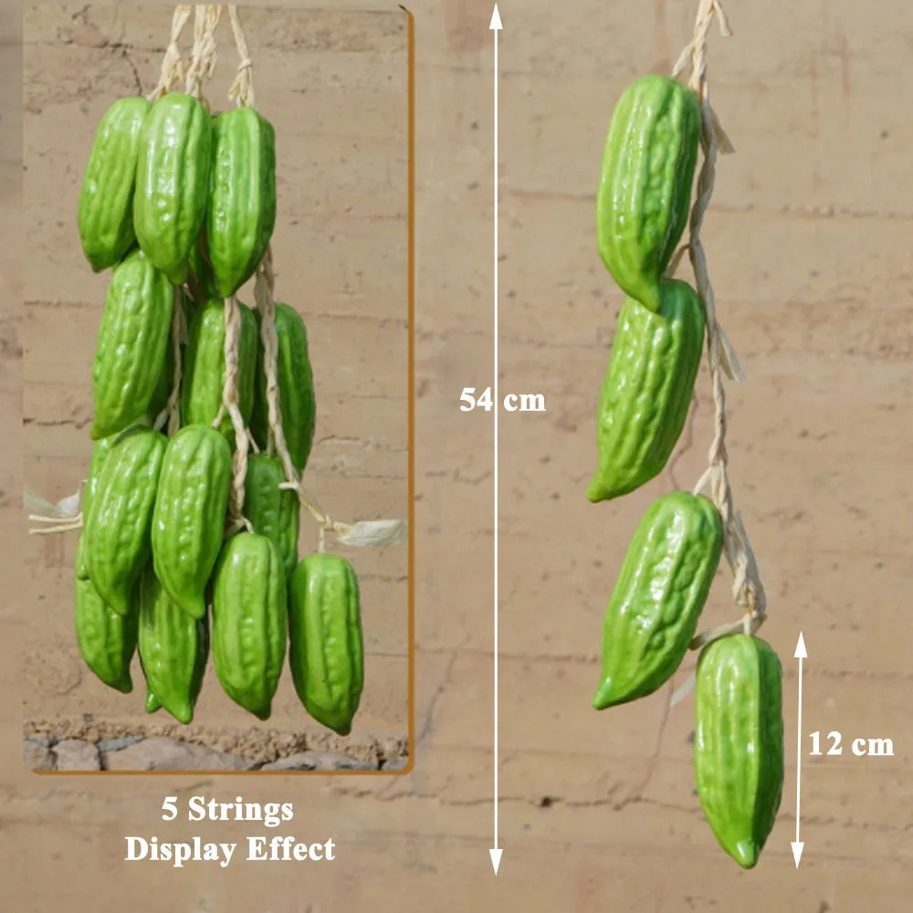 Künstliche Schnüre bilden verschiedene Gemüse- und Obstsorten nach.