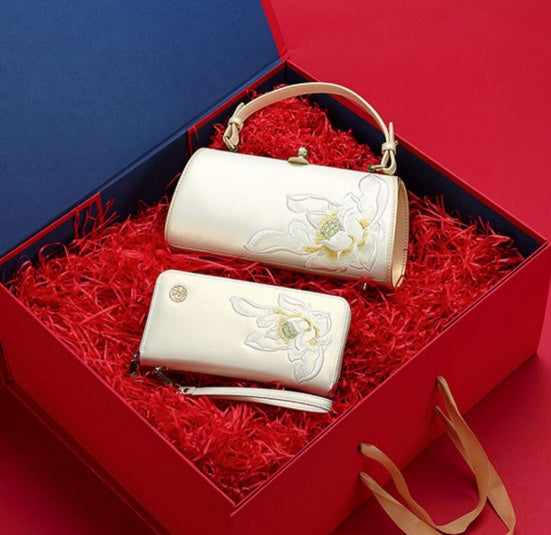 High End Luxurious Handbag For Any Event.