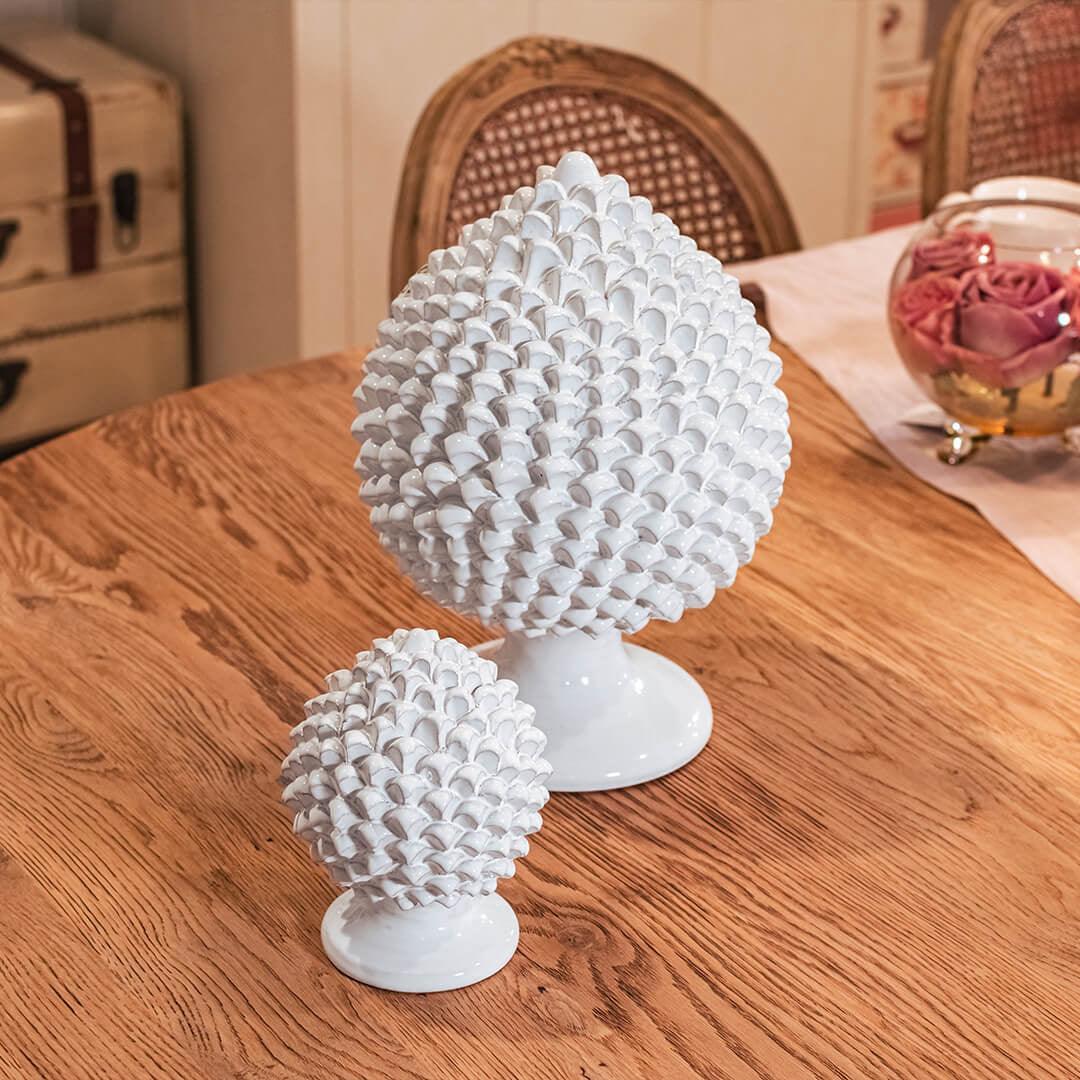 Pigna artigianale di Caltagirone modellata a mano altezza 15/40 linea bianca